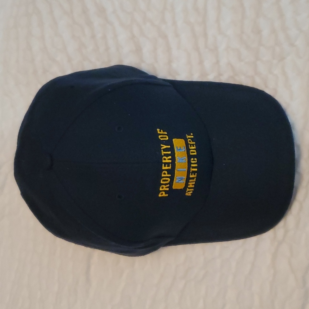 Navy blue Nike cap